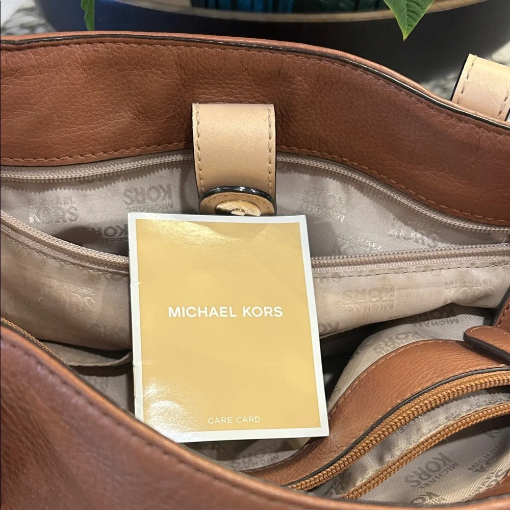 Michael Kors Tan and Cream Purse/Tote Early 2000s Vintage - Picture 9 of 12